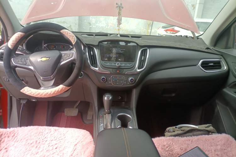 Used Chevrolet Equinox 2017 535T Automatic YuJie Edition Audio And AC Panel