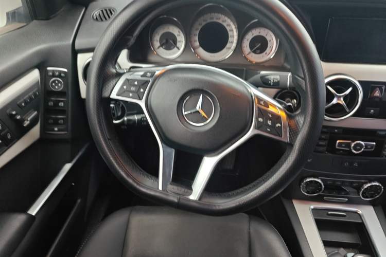 Used Mercedes-Benz GLK-Class 2015 GLK 300 4MATIC Fashion Edition Ultimate Version Steering Wheel