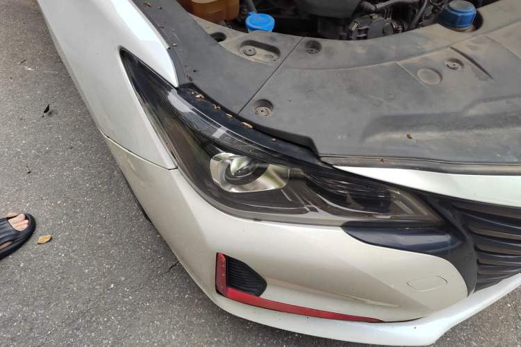 Used CHANGAN Ruicheng CC 2021 Blue Whale Edition 1.5T DCT Elite Model Right Front Headlight