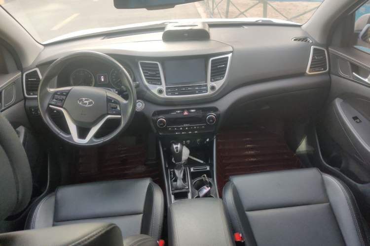 Used Hyundai Tucson 2015 1.6T Dual-Clutch Two-Wheel-Drive Leading Model
