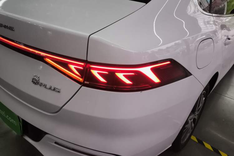 Used BYD Qin PLUS 2024 Honor Edition EV 420KM Beyond Model Right Rear Taillight