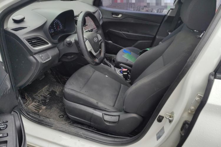 Used Hyundai Verna (new generation) 2016 1.4L Automatic Cool Edition GLS Driver Seat