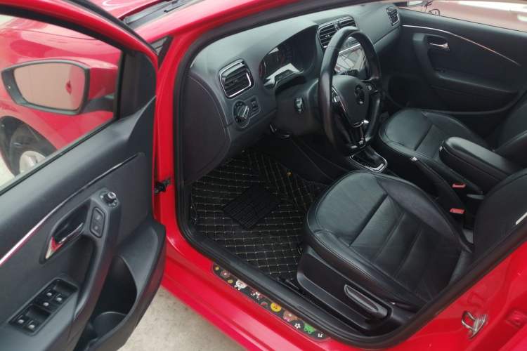 Used Volkswagen Polo 2014 1.6L Automatic Luxury Edition
