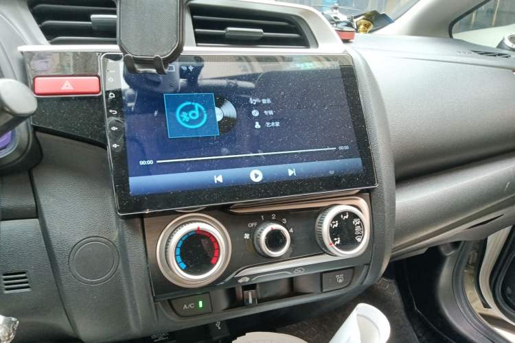 Used Honda Fit 2014 1.5L SE CVT Fashion Model Audio And AC Panel