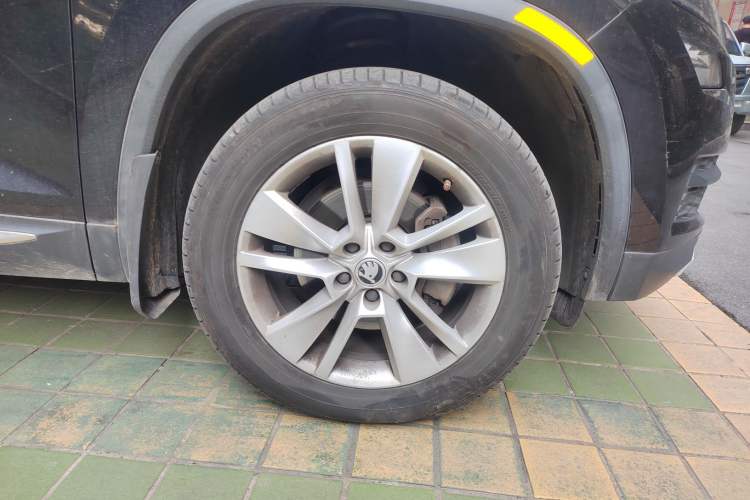 Used Skoda Kodiaq 2018 Facelifted TSI330 5-Seater Two-Wheel-Drive Luxury Enjoyment Edition
