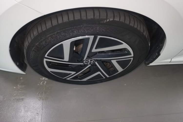 Used Volkswagen Sagitar 2023 280TSI DSG Beyond Lite Edition Left Front Wheel Hub