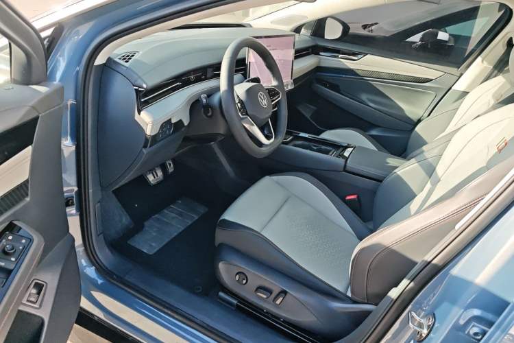 Used Volkswagen ID.7 VIZZION 2024 AIR model Left Front Seat