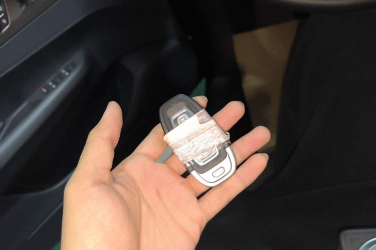 Used Hongqi E-QM5 2022 431 km Charge & Enjoy Edition