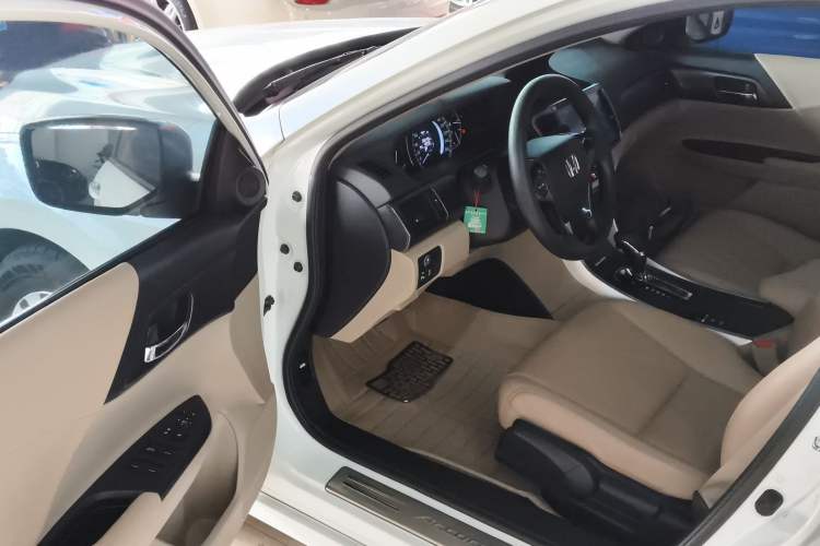 Used Honda Accord 2014 2.0L LX Comfort Edition Driver Seat