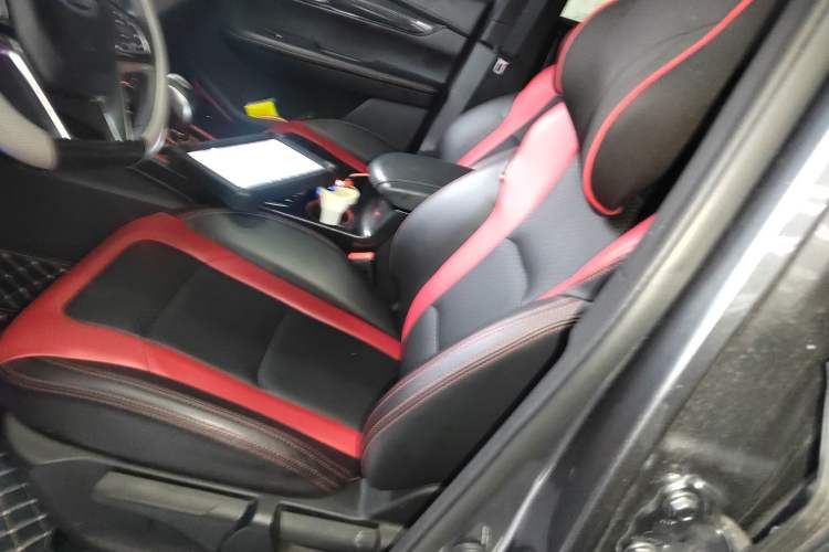 Used SWM Iron Man 2021 1.5T Automatic Golden Edition
