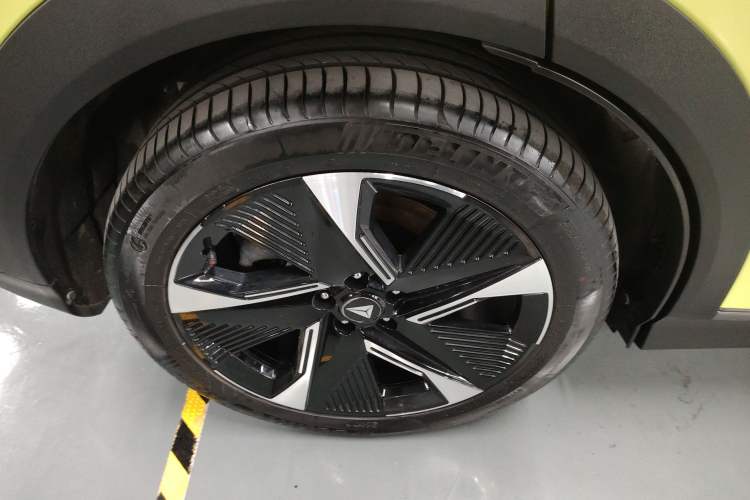 Used Deepal S07 2023 200Max Range-Extended Version
