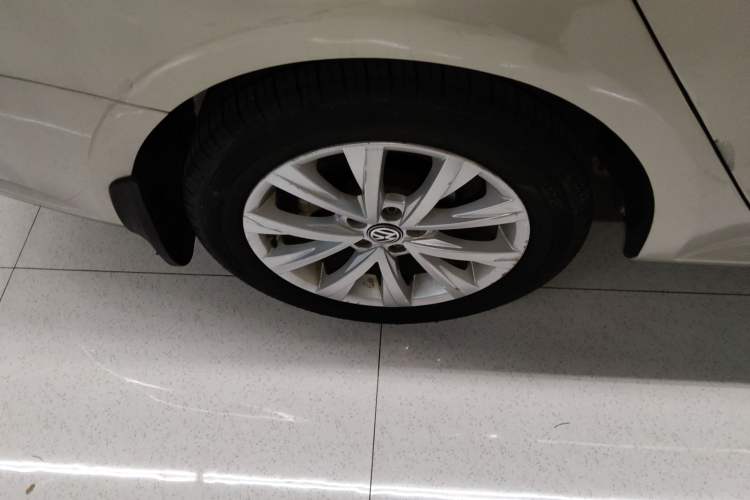 Used Volkswagen Lavida 2015 230TSI DSG Comfort Edition
