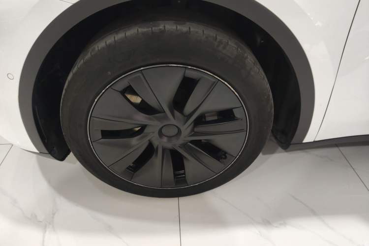Used Tesla Model Y 2023 Rear-Wheel-Drive Version