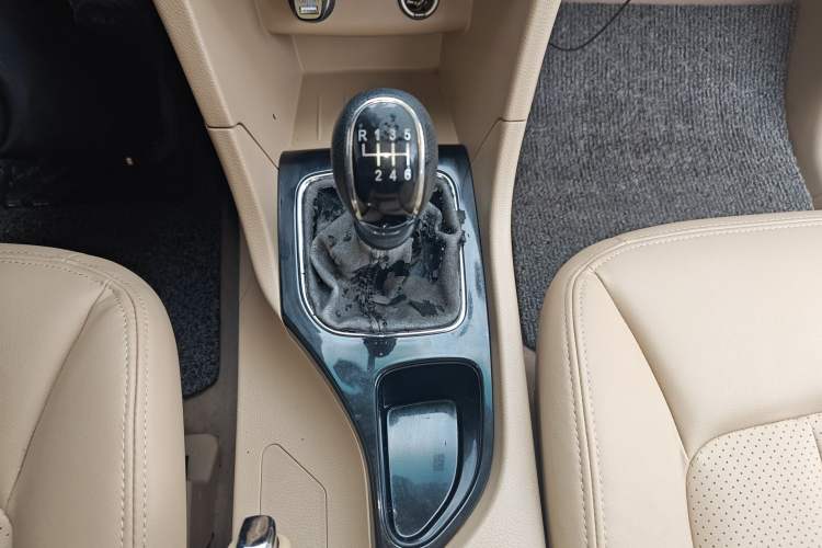 Used Baojun 730 2016 1.5T Manual Comfort Version 7 Seats