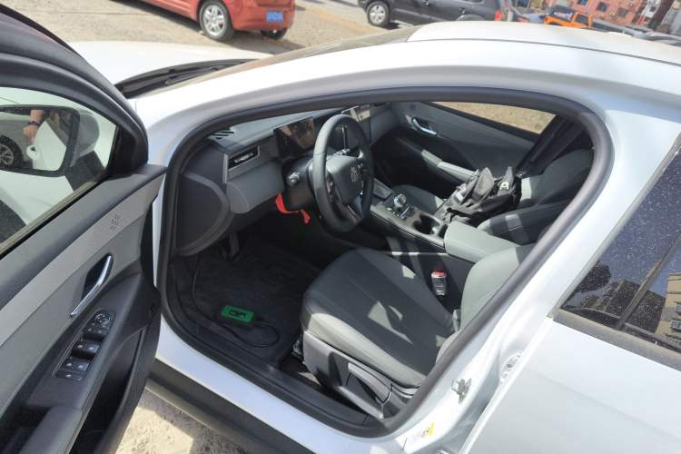 Used BYD Qin PLUS 2025 DM-i Smart Drive 55KM Leading Model
