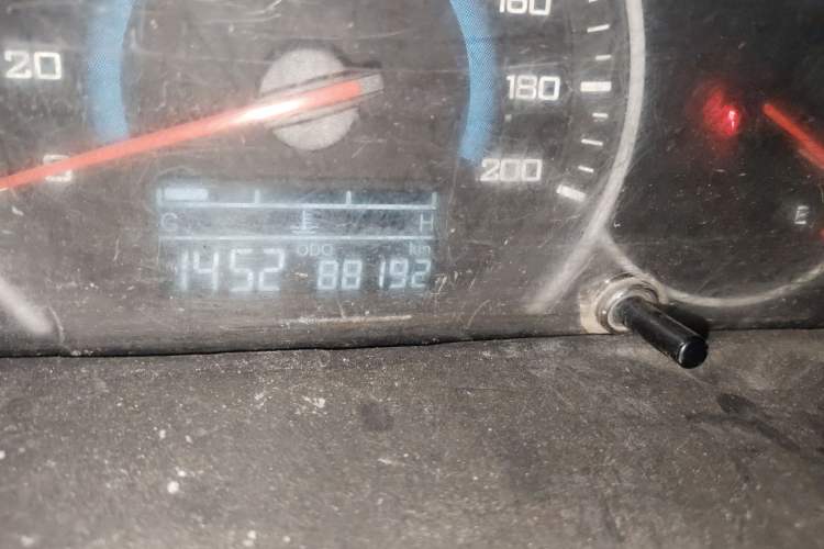 Used Wuling Rongguang V 2015 1.5L Base Version
