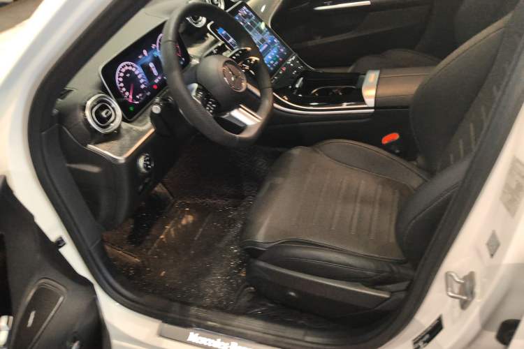 Used Mercedes-Benz C-Class 2024 Restyled C 260 L Sport Edition Left Front Seat