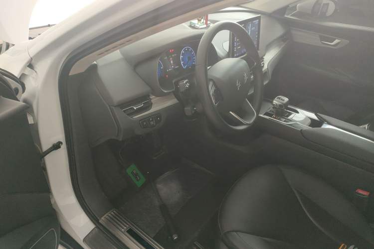 Used Hongqi E-QM5 2023 620km PLUS
