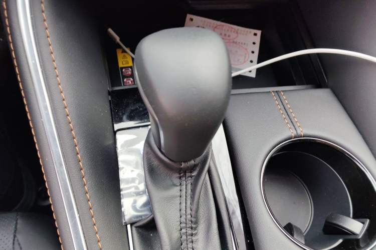 Used Toyota Avalon 2024 Dual-Motor 2.0L Luxury Edition
