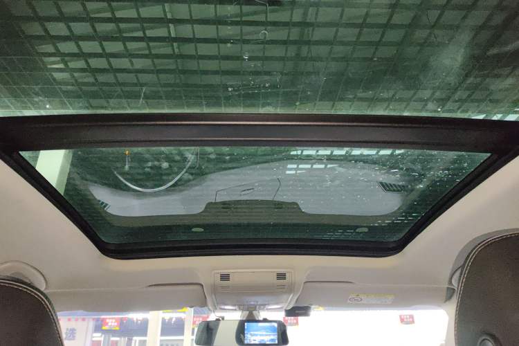 Used Volkswagen Tayron X 2020 330TSI Two-Wheel Drive Luxury Smart Connectivity Version Headliner