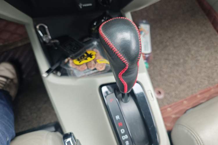 Used Honda Civic 2014 1.8L automatic luxury edition Gear Lever