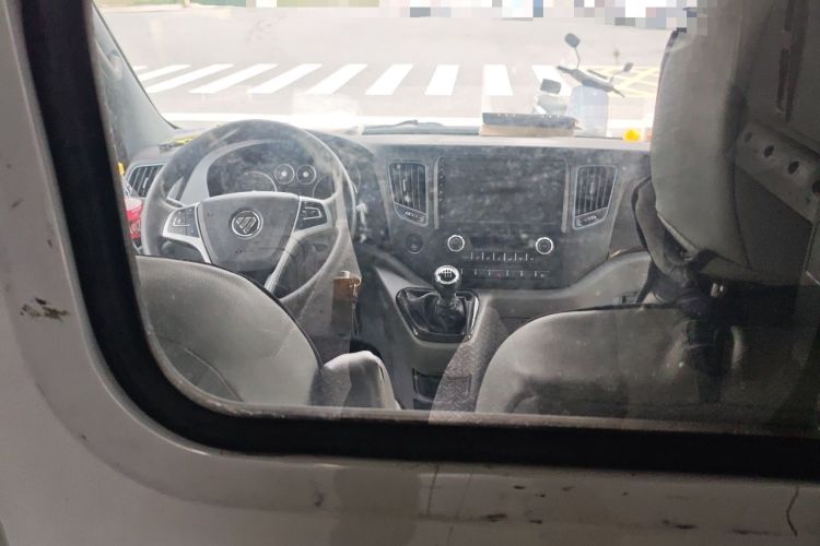 Used Foton Toano 2023 Joy Elephant Van 2.0T Manual Long Wheelbase Mid-Roof Design Rear Single Tire 3-Seater