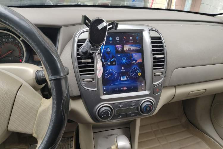 Used Nissan Sylphy 2012 Classic 1.6XE Automatic Comfort Edition Audio And AC Panel