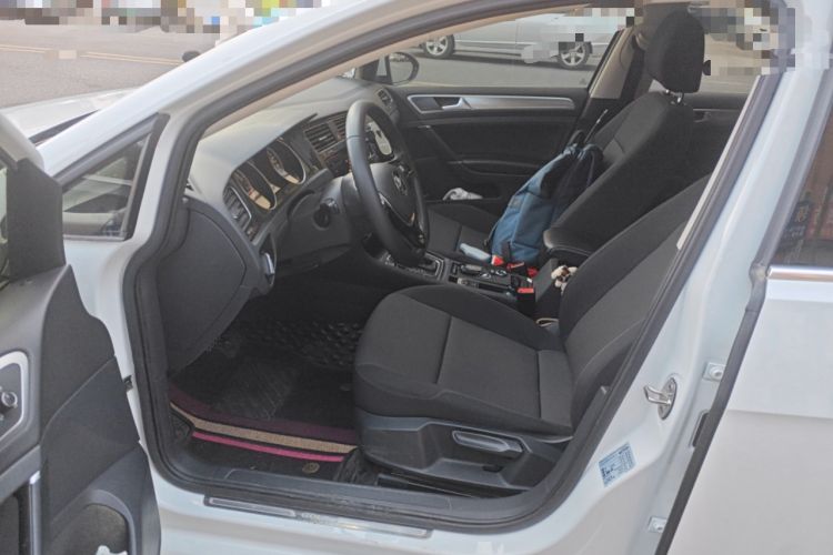 Used Volkswagen Golf 2020 Zhiai Edition 200TSI DSG Comfortable & Ambitious Version