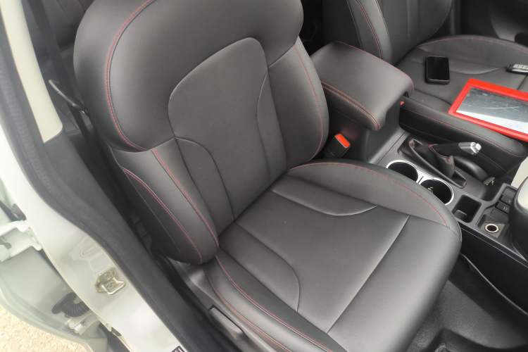 Used Haval M6 2019 1.5T DCT Two-Wheel Drive Value Edition China VI Standard Right Front Seat