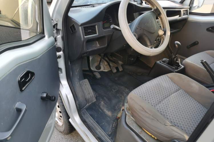 Used Wuling Zhiguang 2015 1.2L Practical LS-I Model