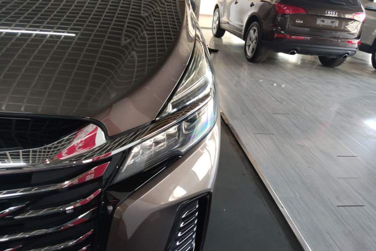 Used Buick GL8 2023 Land Executive Class 652T Luxury Model