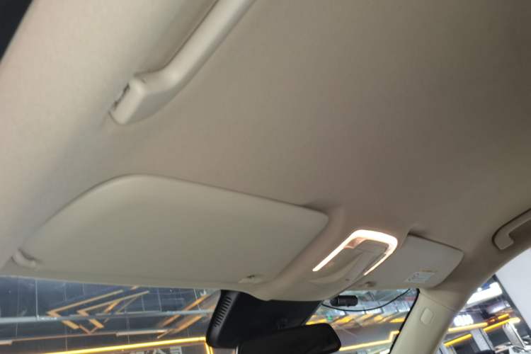 Used Mercedes-Benz V-Class 2018 V 260 Avantgarde Edition China VI