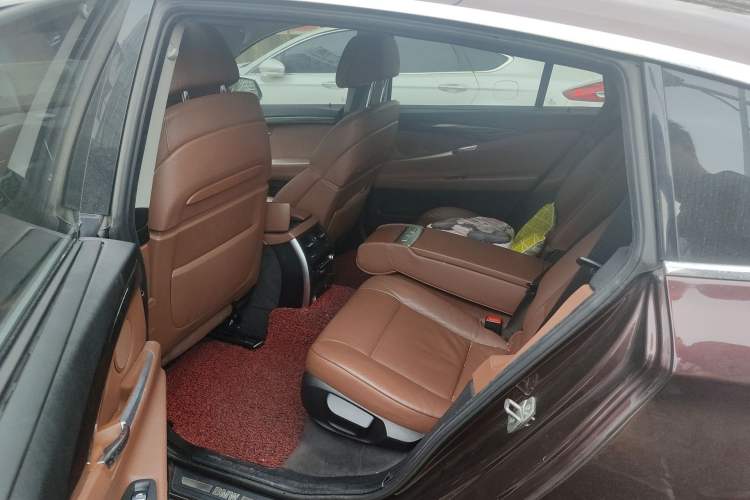 Used BMW 5 Series GT 2010 535i Leading Model Left Rear Seat