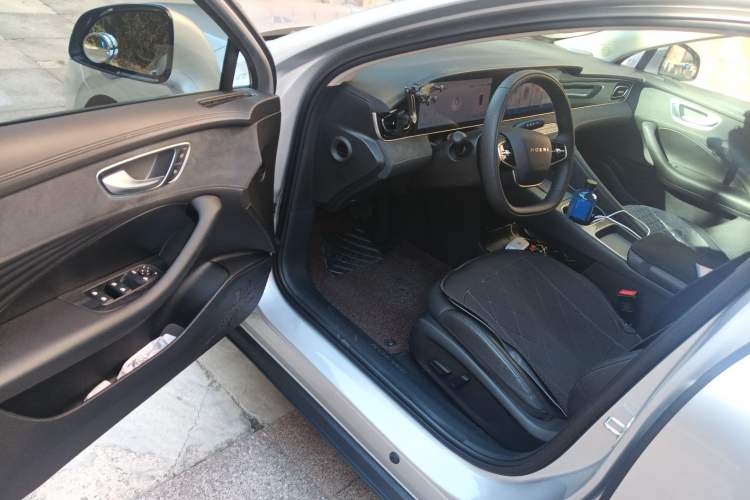 Used Roewe D7 2025 DMH 125km World Champion Excellence Edition
