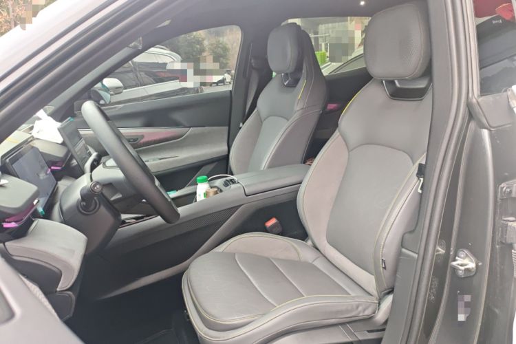 Used Lynk & Co 08 EM-P 2025 120km Long-Range Pro