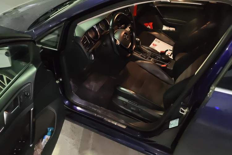 Used Volkswagen Golf 2018 230TSI Automatic Luxury Version