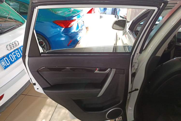 Used Chevrolet Captiva 2014 2.4L 4x4 Flagship Edition 7 Seats