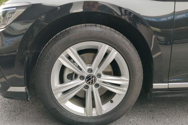 Used Volkswagen Magotan 2023 2 Million Units Limited-Edition 280TSI DSG Comfort Version Left Front Wheel Hub