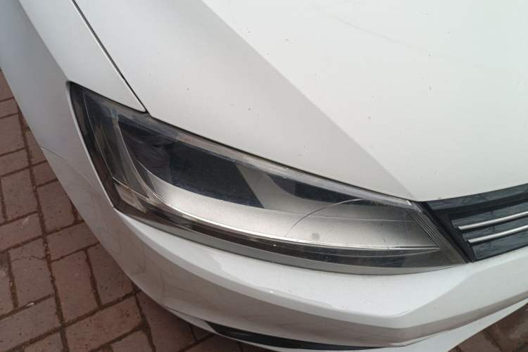 Used Volkswagen Sagitar 2012 1.6L Automatic Comfort Edition Right Front Headlight