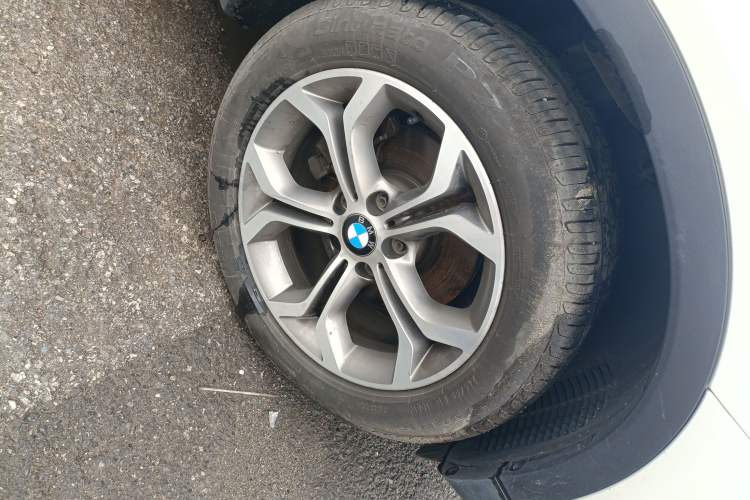 Used BMW X4 2014 xDrive20i X Design Package Right Front Wheel Hub
