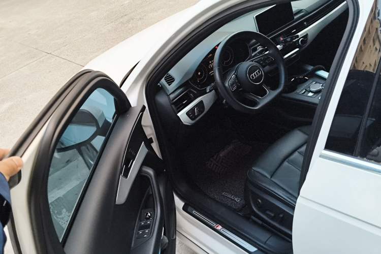 Used Audi A4L 2019 40 TFSI Fashion Edition China VI Emission Standard
