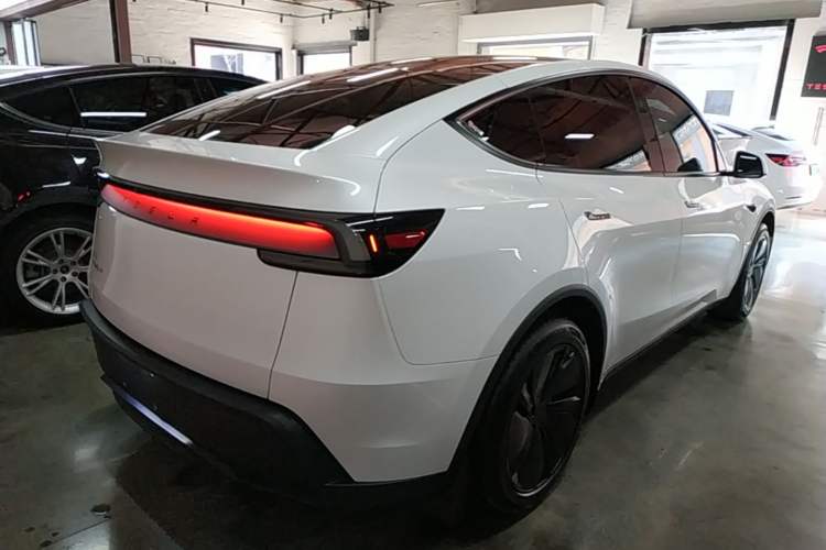 Used Tesla Model Y 2026 Model Long-Range Rear-Wheel-Drive Version
