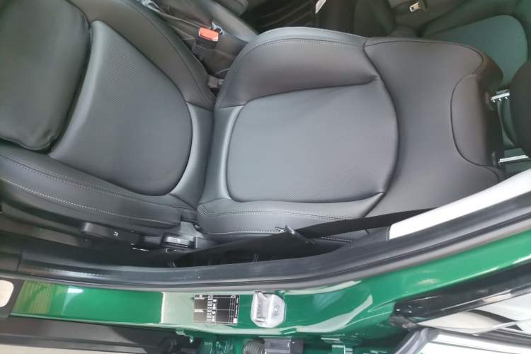 Used MINI MINI 2021 1.5T COOPER Classic Edition Five-Door Version
