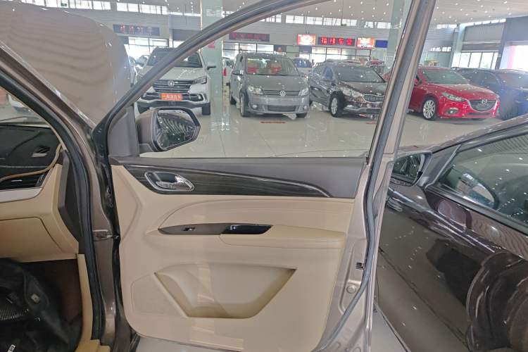 Used Baojun 730 2016 1.5L Manual Comfort Version 7 Seats China V Emission Standard
