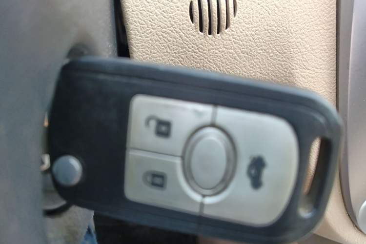 Used Buick Excelle 2013 1.5L Automatic Classic Model
