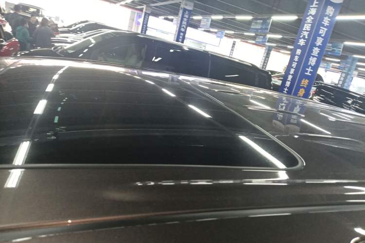 Used Buick GL8 2023 Facelifted Land Cruiser Executive Luxury Version
