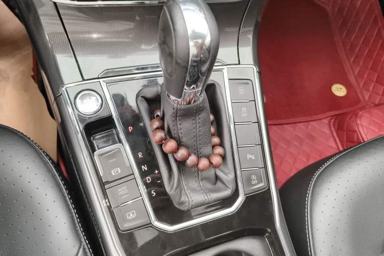 Used Volkswagen Passat 2016 330TSI DSG Prestige Edition Gear Lever