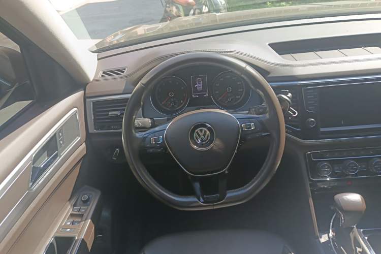 Used Volkswagen Teramont 2017 330TSI Two-Wheel-Drive Luxury Edition