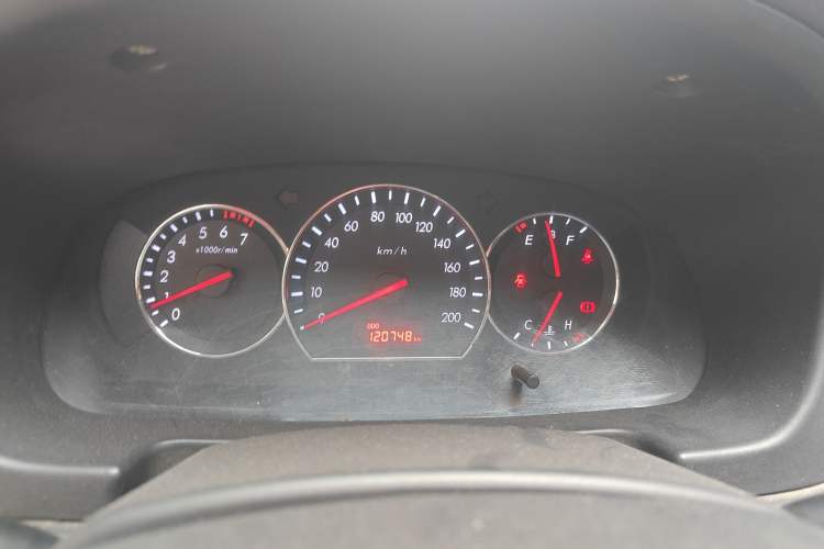 Used CHANGAN Alsvin V3 2012 1.3L Manual Comfort Version China IV Standard
