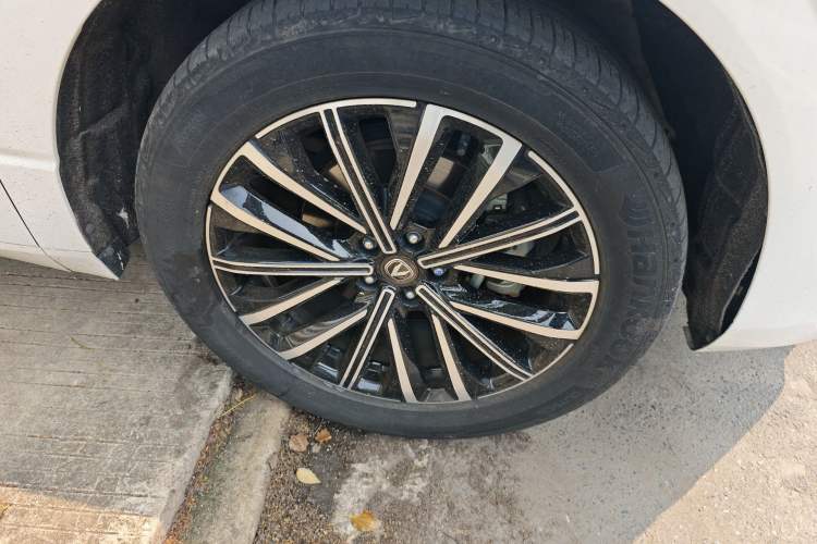 Used CHANGAN UNI-K 2023 2.0T Two-Wheel Drive Enjoyment Version
